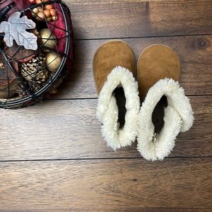 Girls fuzzy Lined Winter Boots